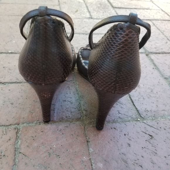 GUCCI Snakeskin Whipstitch Ankle Strap Wedges - Picture 3 of 11